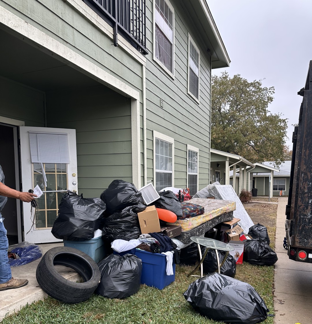 apartment cleanout services